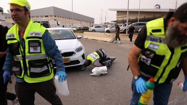 طعن فلسطيني إسرائيليين اثنين في الضفة الغربية وقتلته الشرطة