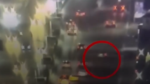فيديو يكشف الحقيقة .. آخر لحظات الفتيات على حادث الطريق في مصر