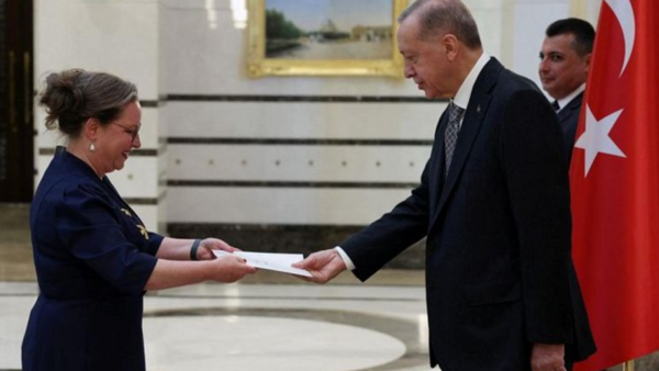 أردوغان يتسلم أوراق اعتماد السفير الإسرائيلي في أنقرة