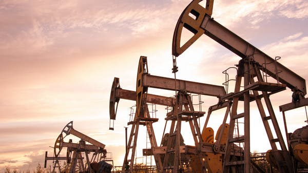 النفط يرتفع في جلسة متقلبة ، وارتفع برنت 2٪ إلى 77.68 دولار