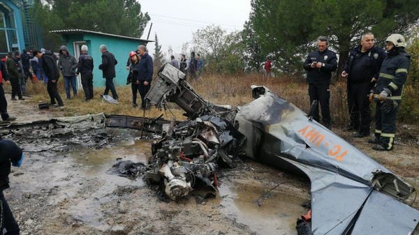 تسبب احتمالان في الكارثة.  توفي شخصان في حادث تحطم طائرة في تركيا