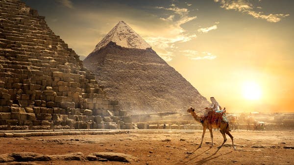 تسعى مصر للحصول على مساعدة الشركات الخاصة وافتتاح متحف طال انتظاره لتعزيز السياحة