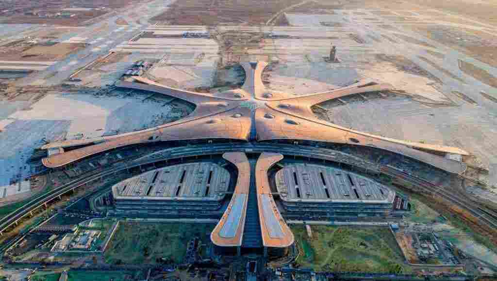 أكبر مطار في العالم